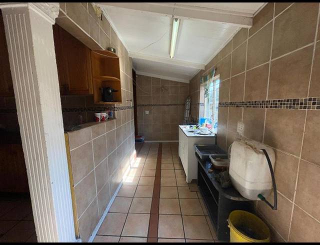 3 BEDROOM HOUSE FOR SALE IN WESTDENE